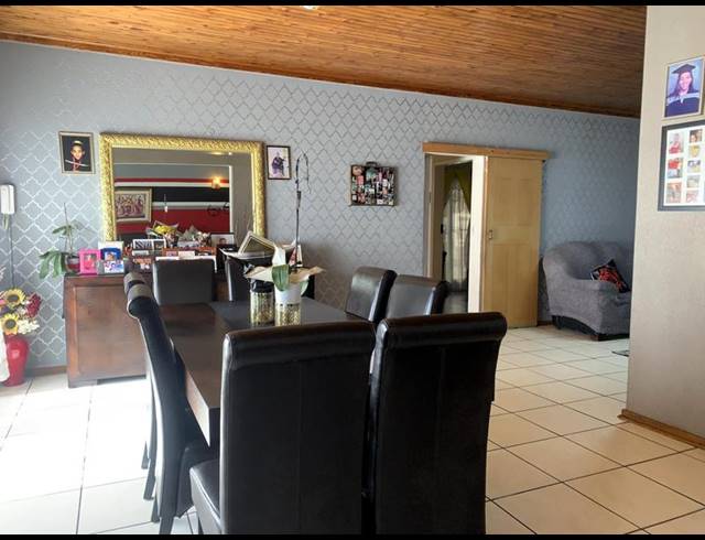 4 BEDROOM HOUSE FOR SALE IN FREEWAY PARK